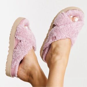 UGG Fuzz Sugar Cross Strap Flatform Pink Jasmine Slippers size 9 EUC $100